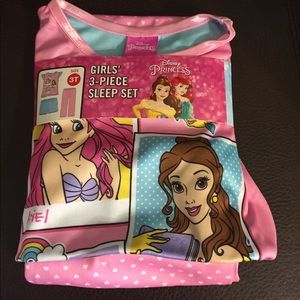 🔴 Disney princess 3 piece pajama brand new